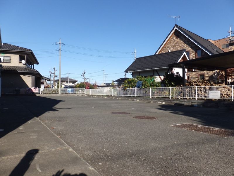 レオパレスネージュ 駐車場