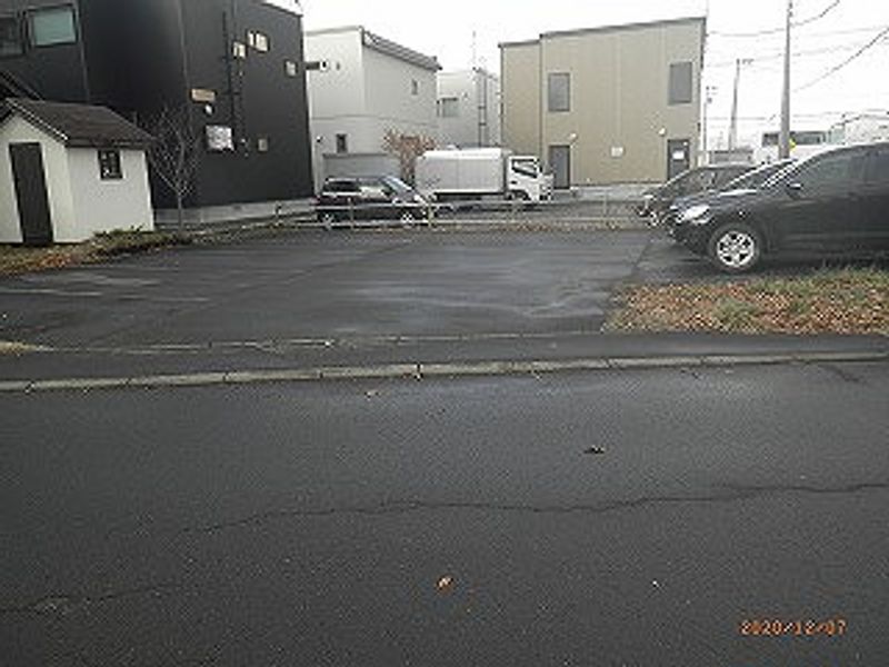 レオパレスサーヤノード 駐車場