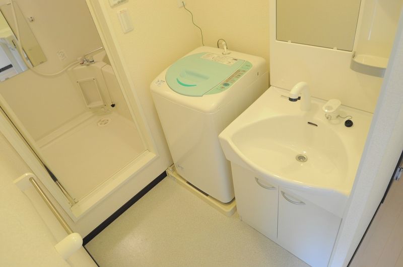 LEONEXT Nisshin Tsuruga Washroom