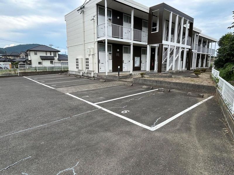レオパレスＦＵＭＡ 駐車場