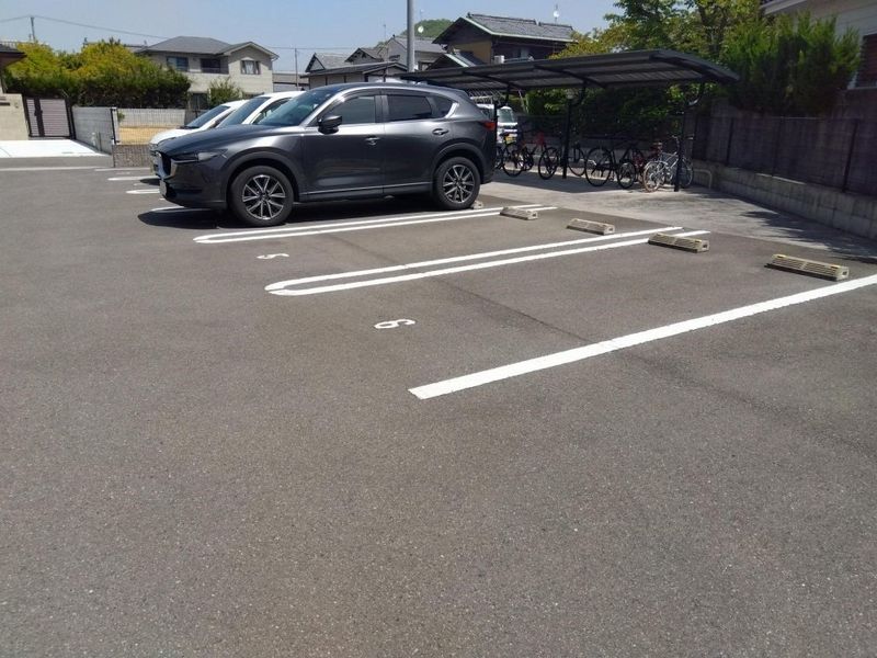 クレイノ福江 駐車場