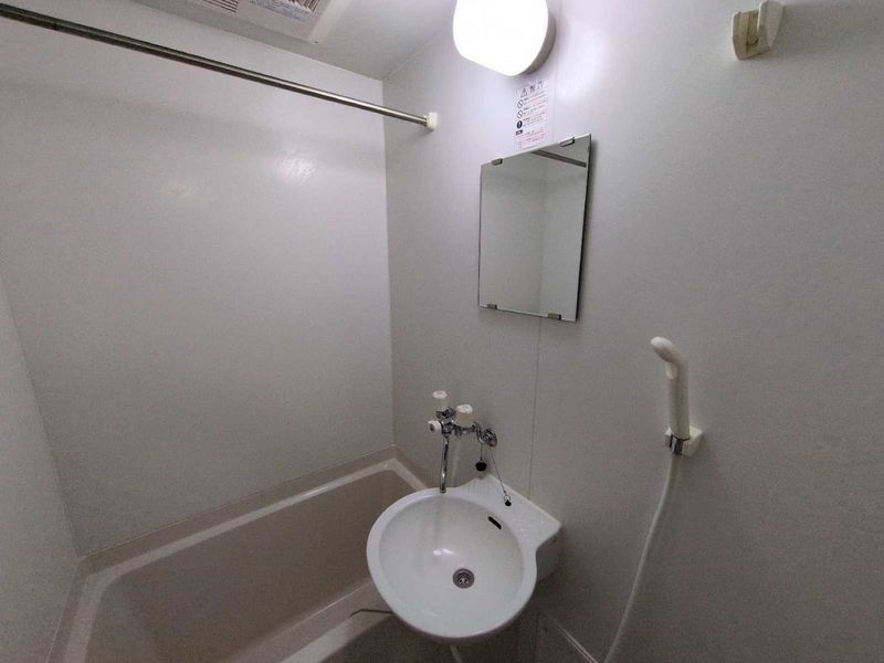 レオパレスパミドール 洗面台