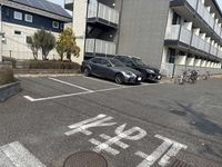 レオパレスサクラ土合 駐車場
