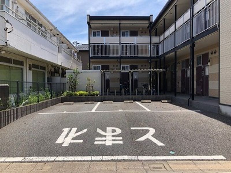 レオパレスエム　エイチコーポ 駐車場