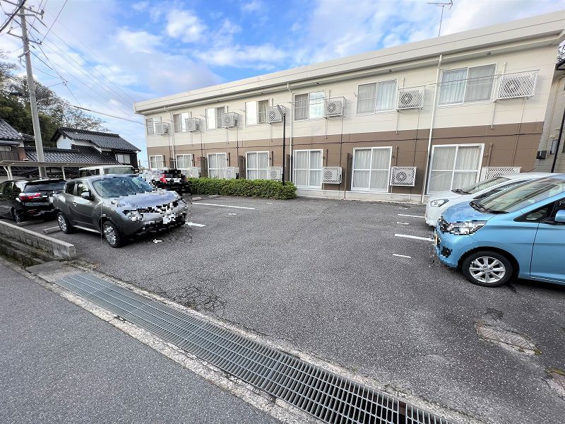 レオパレス大山望 駐車場