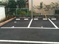 LEONEXT Stone Henge II Parking lot