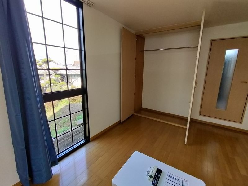 レオパレス八代 居間