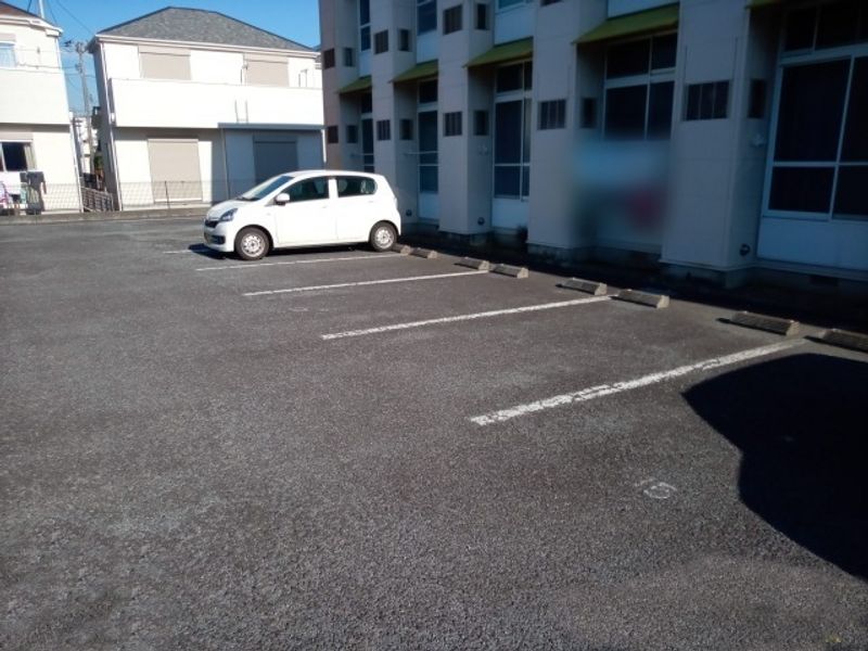 レオパレス御殿 駐車場