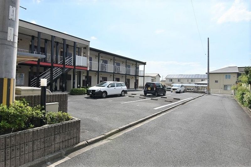 レオパレスクレール　ヨシノ 駐車場