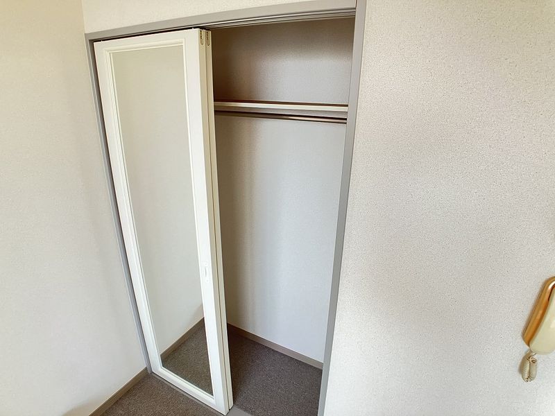 レオパレスメゾン・ド・エトワール 収納