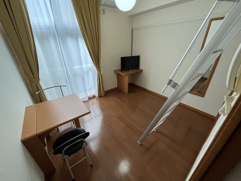 レオパレスドリーム田中２１ 居間