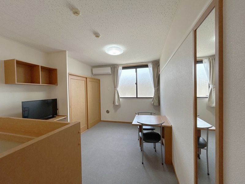 レオパレスプレミール 居間