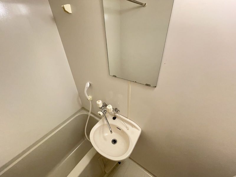 レオパレスＩＳＨＩＤＵＭＩ 洗面台