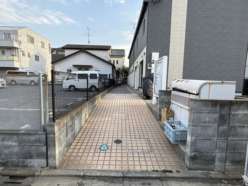 レオパレスパピーズスプリング エントランス