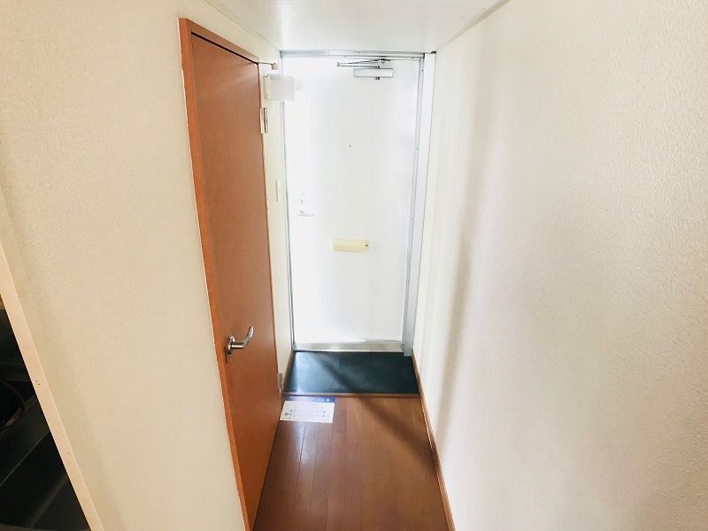 レオパレスＹ９０ 玄関
