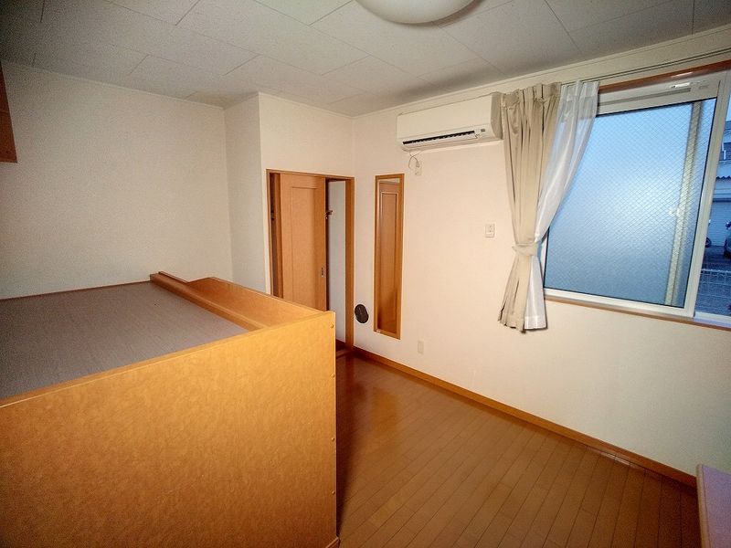 レオパレスきょうでん 居間