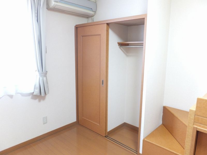 レオパレス三丁田 収納