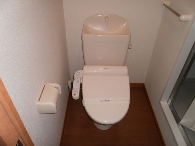 レオパレス根方 トイレ