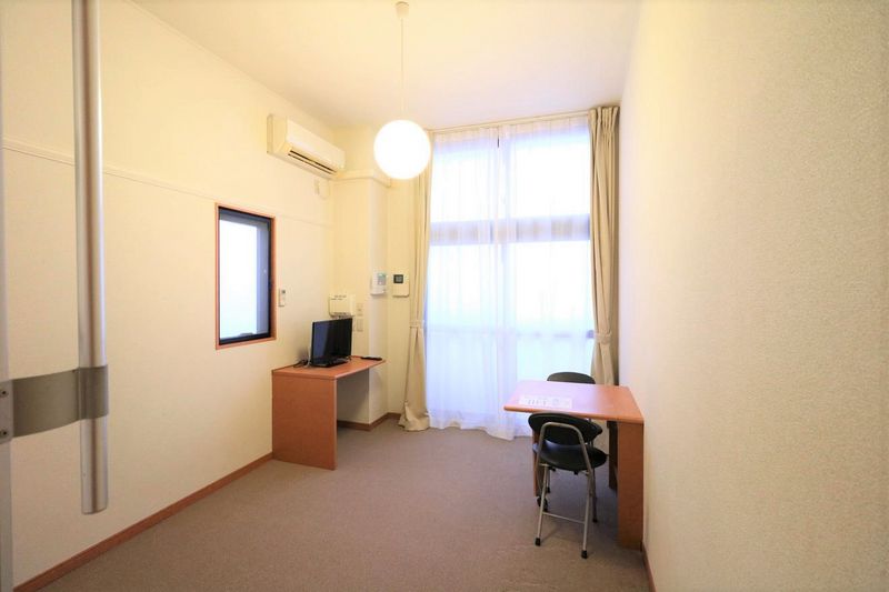 レオパレスエタージュ 居間