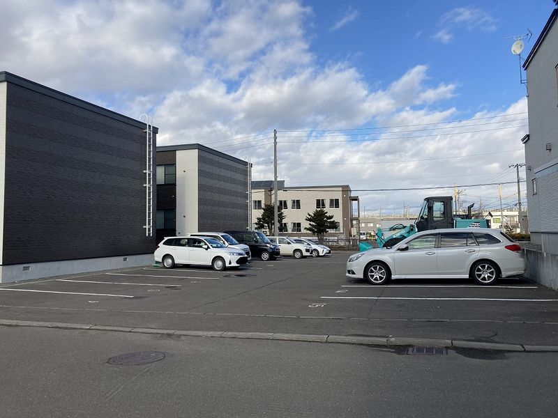 レオパレス新さっぽろⅡ 駐車場
