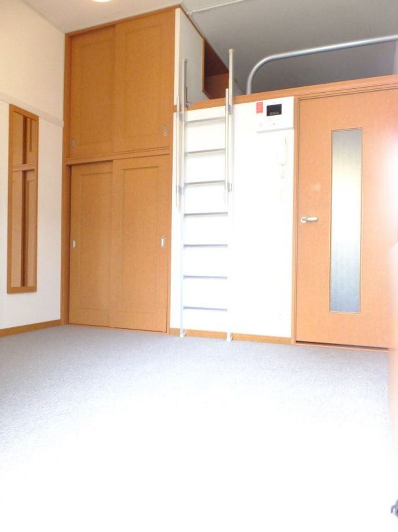レオパレス青葉 居間