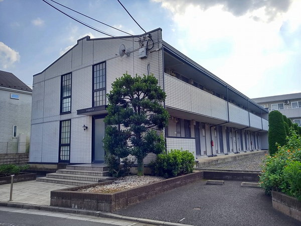 レオパレスメイプルハイム高野台２号館 外観