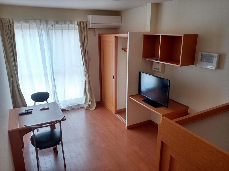 レオパレスアカサカ 居間