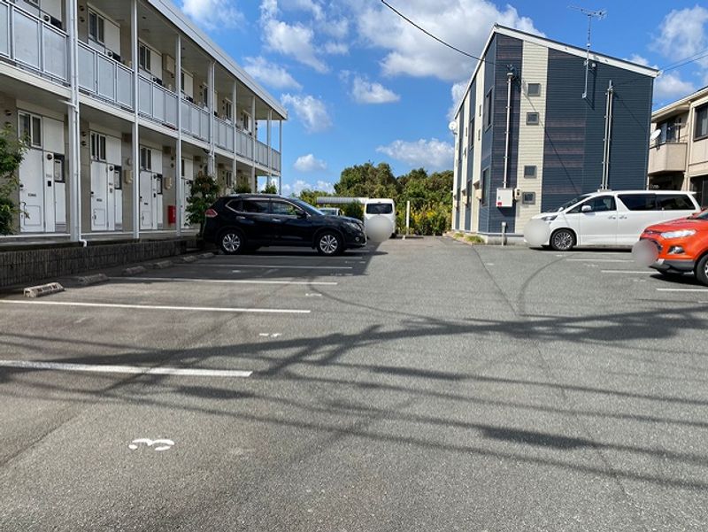 レオパレス昭徳 駐車場