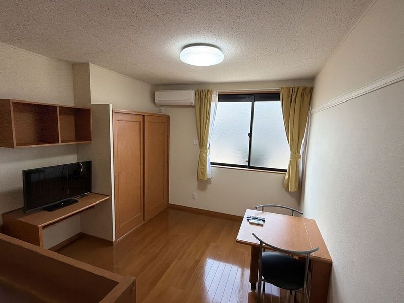 レオパレスシュウⅠ 居間