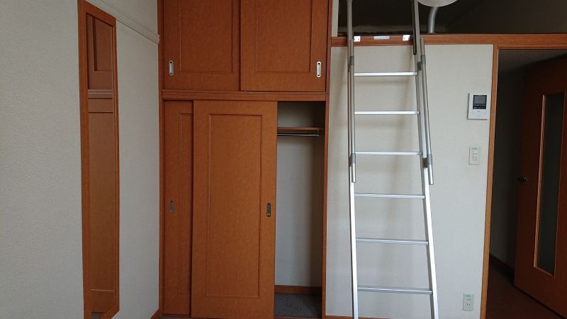 レオパレスマルサン 居間