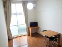 レオパレス竹原 居間