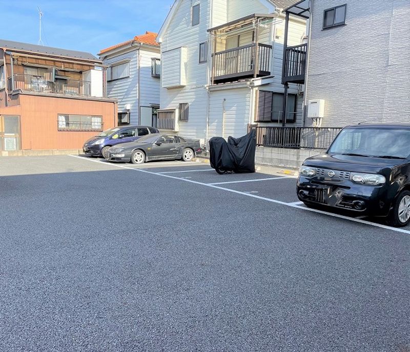 レオネクストアルカディア 駐車場
