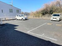レオパレス椿 駐車場