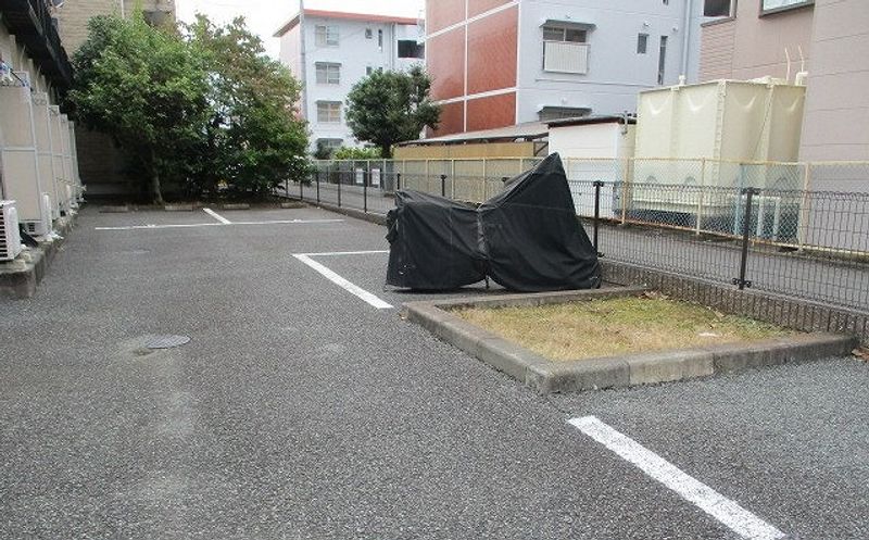 レオパレスシャ　ティグレ 駐車場