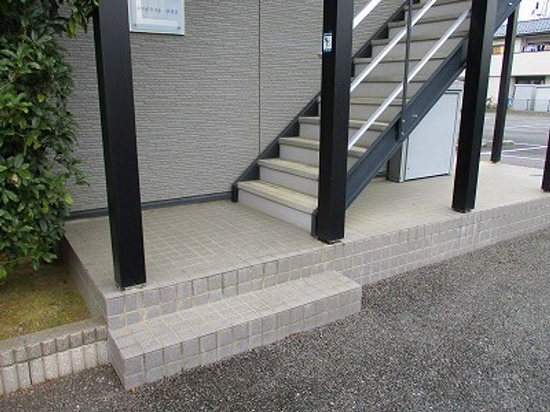 レオパレストワイライトテラス エントランス