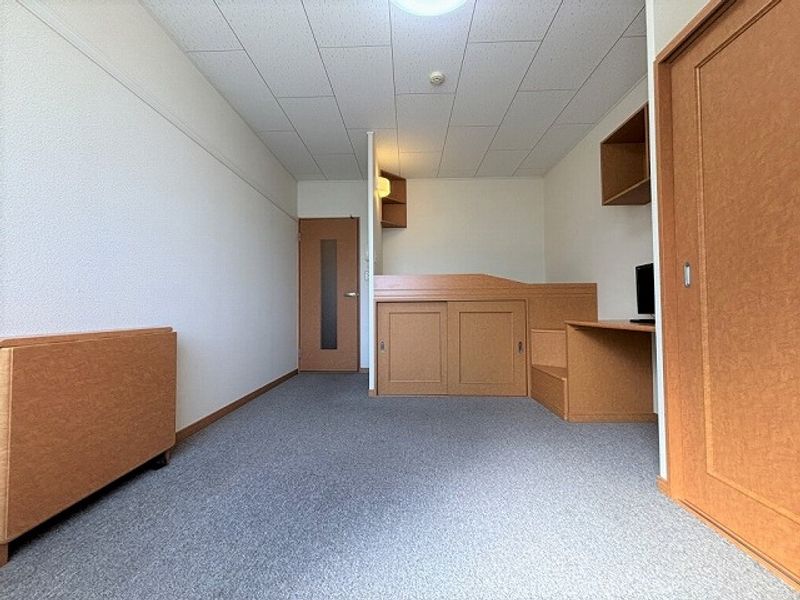 レオパレス新町 居間