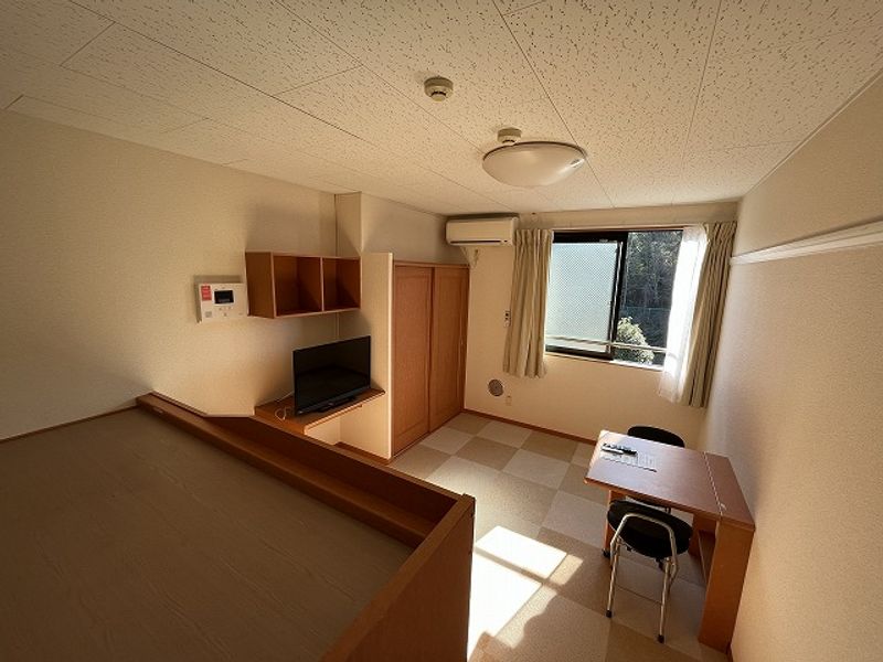 レオパレスねのさわ 居間