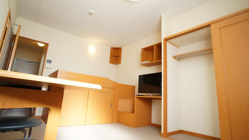 レオパレスパークハイム芦山 居間