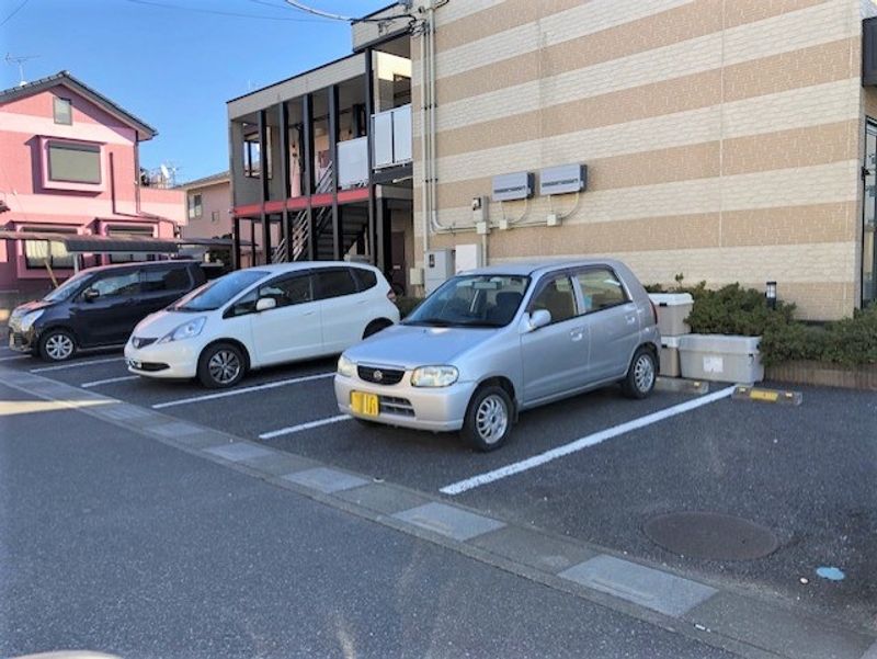 レオパレス龍 駐車場