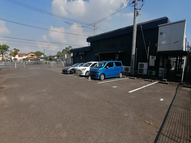 レオパレスＳＴＥＬＬＡ 駐車場