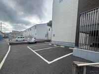 クレイノラ　メゾン根岸 駐車場