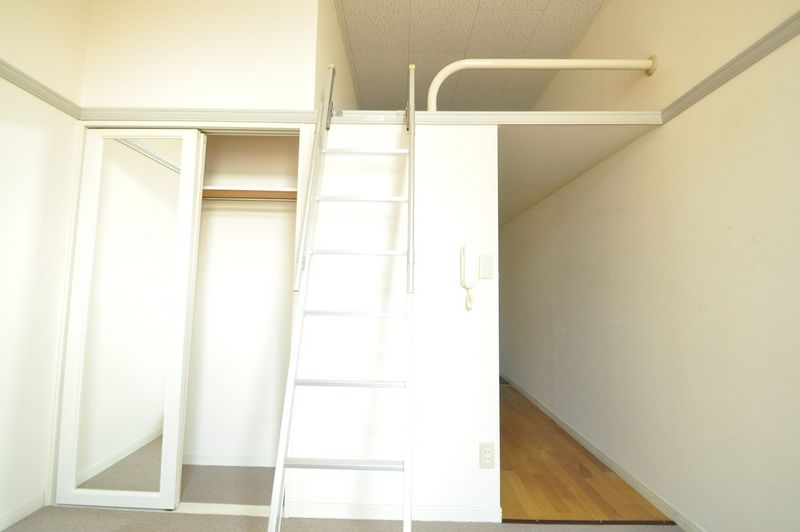 レオパレスＴ　Ｇ 居間