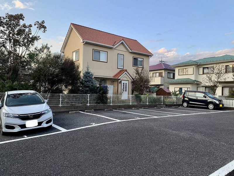 レオパレスザフィーア 駐車場