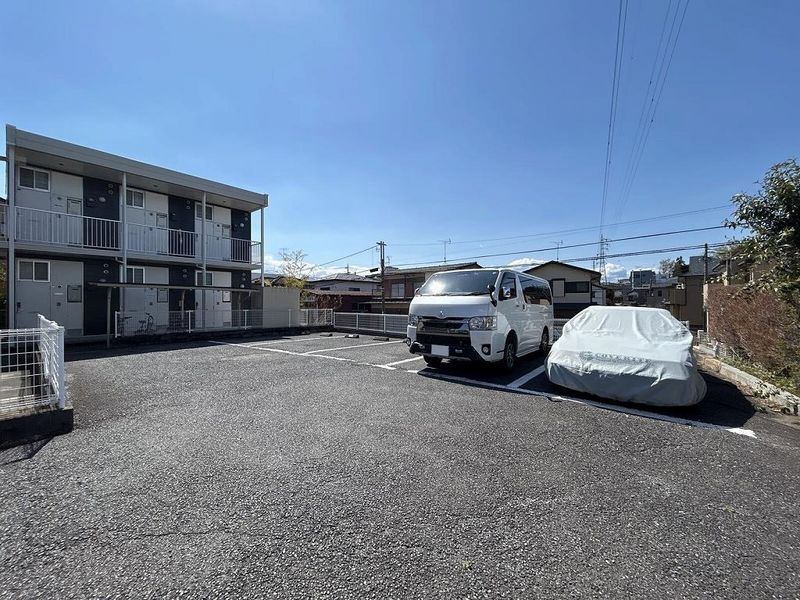 レオパレスＫ−ウッズ 駐車場