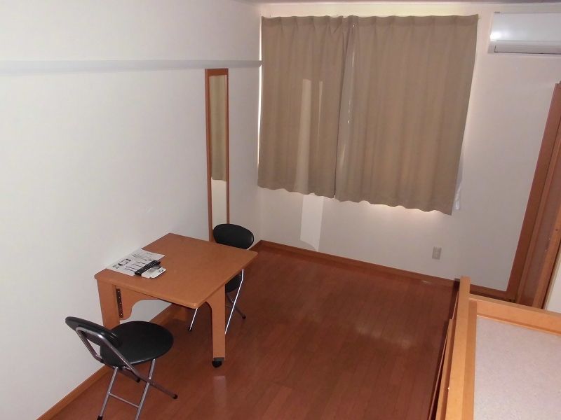 レオパレス琵琶渕レジデンスⅢ 居間