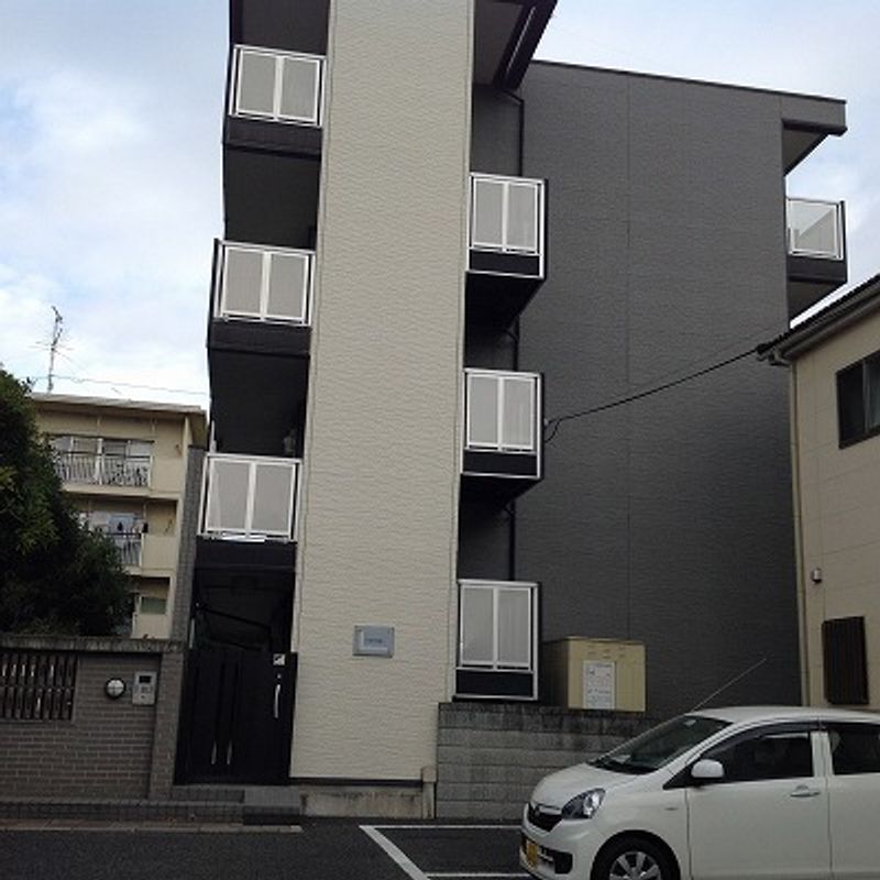 レオパレステルセイラ 外観