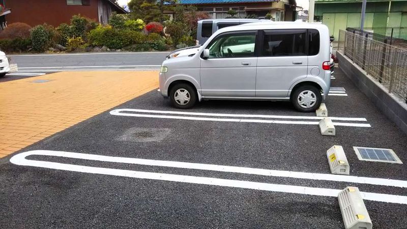 クレイノグローリアⅣ 駐車場