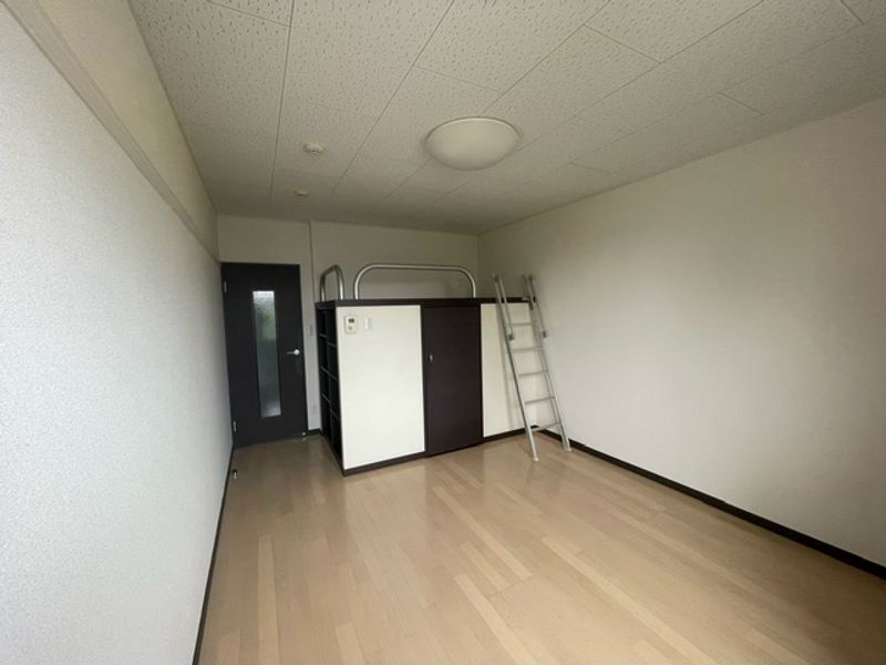 レオネクストＺｅｂｒａ５ 寝室
