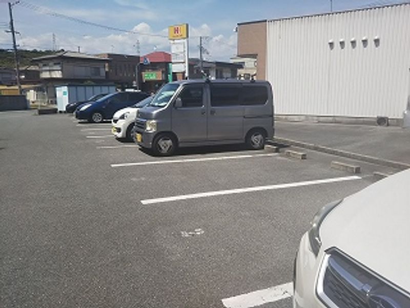 レオパレスＴ’ｓ−ＣＯＡＴ 駐車場