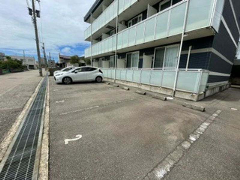 レオネクストＨａｒｖｅｓｔ 駐車場